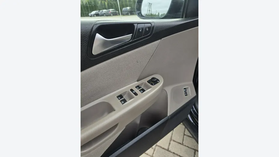 VOLKSWAGEN Passat -