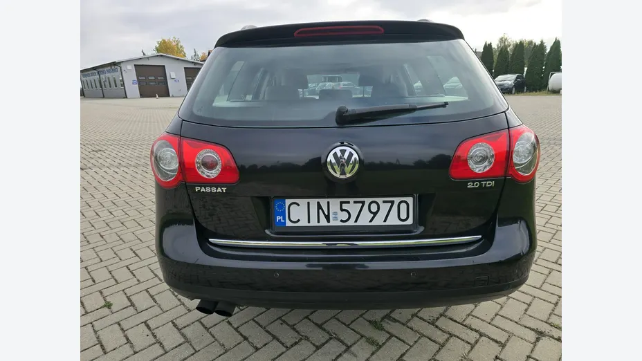 VOLKSWAGEN Passat -
