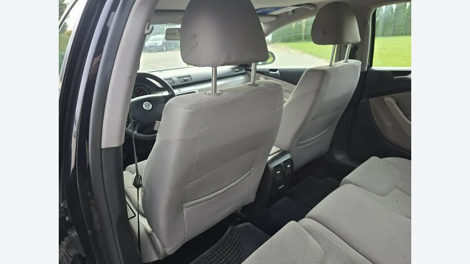 VOLKSWAGEN Passat -