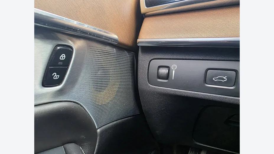 VOLVO XC90 -