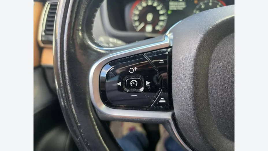 VOLVO XC90 -