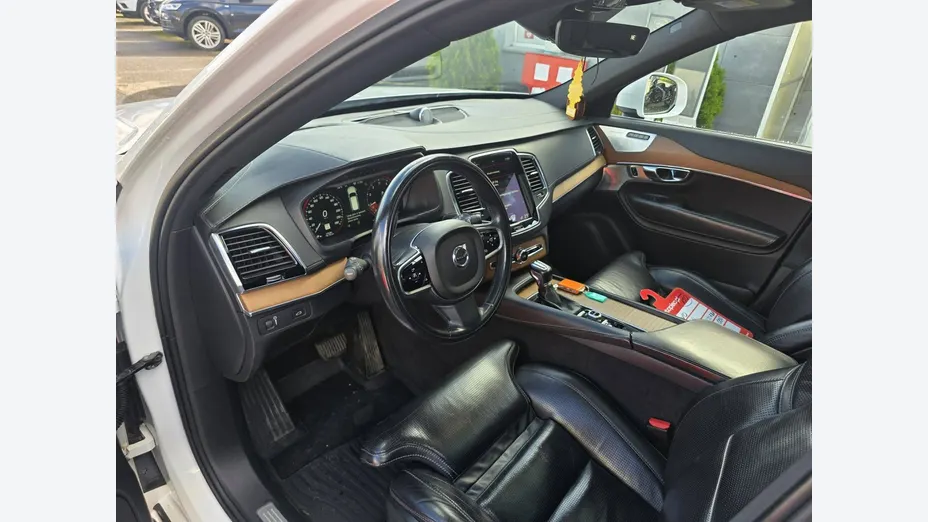 VOLVO XC90 -
