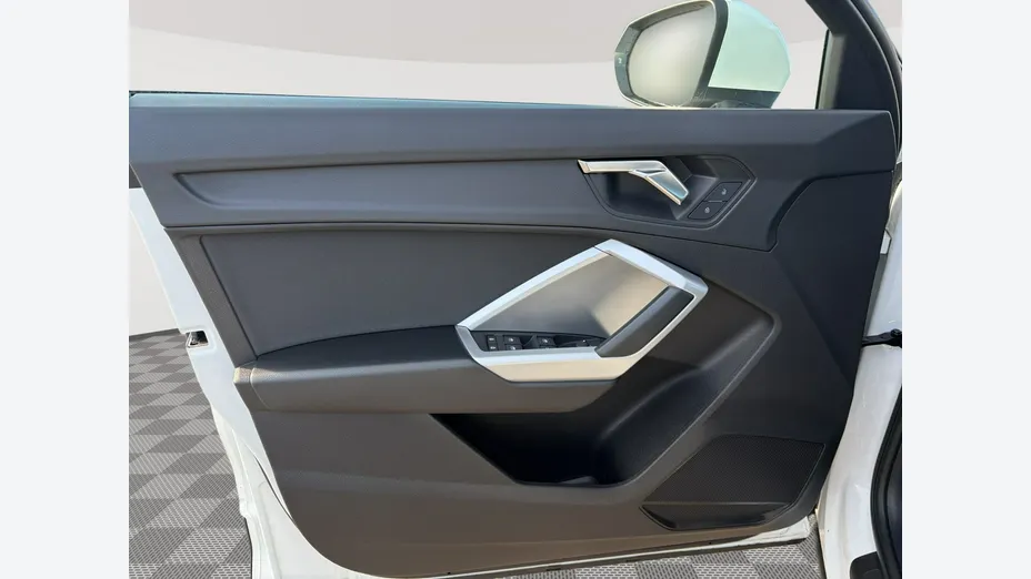 AUDI Q3 -