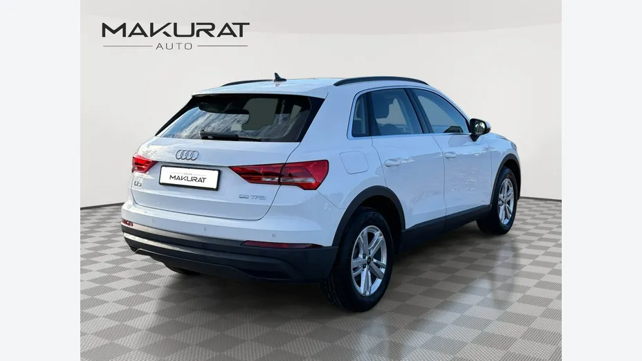 AUDI Q3 -