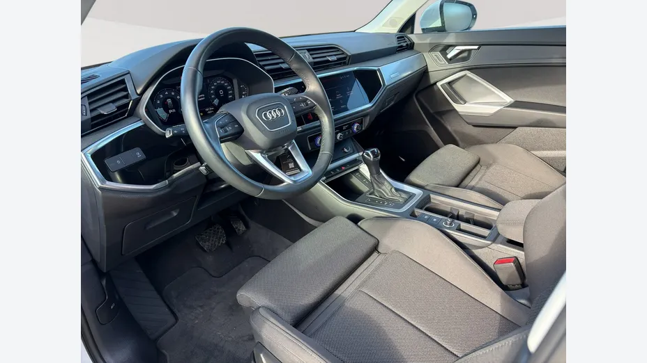 AUDI Q3 -