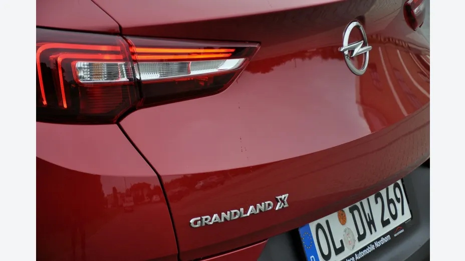 OPEL Grandland X -
