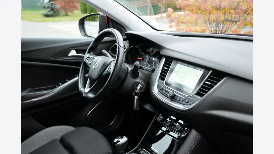 OPEL Grandland X -