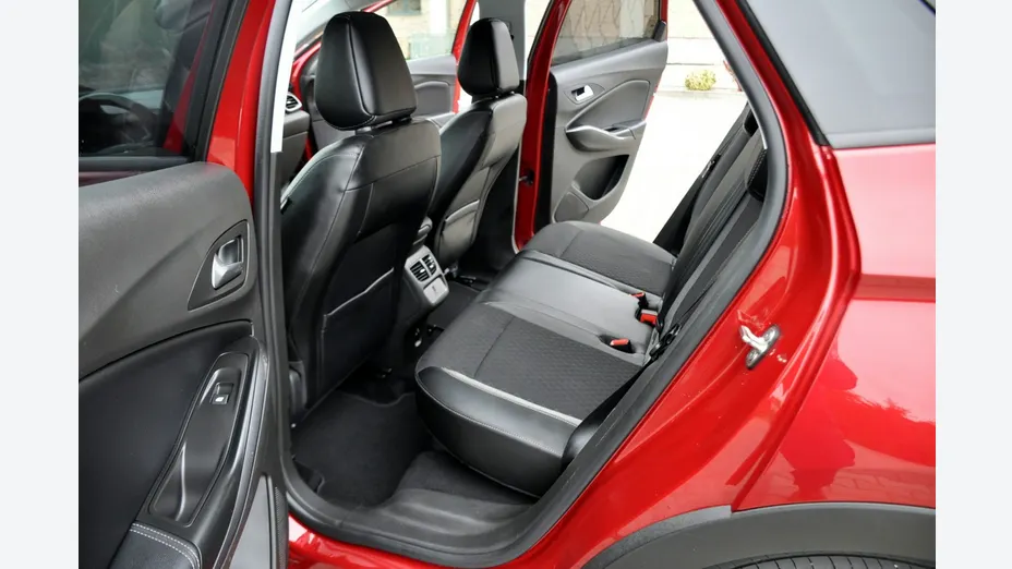 OPEL Grandland X -