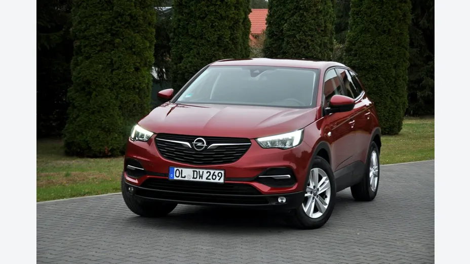 OPEL Grandland X -