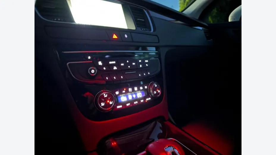 PEUGEOT 508 -