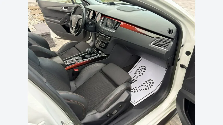 PEUGEOT 508 -