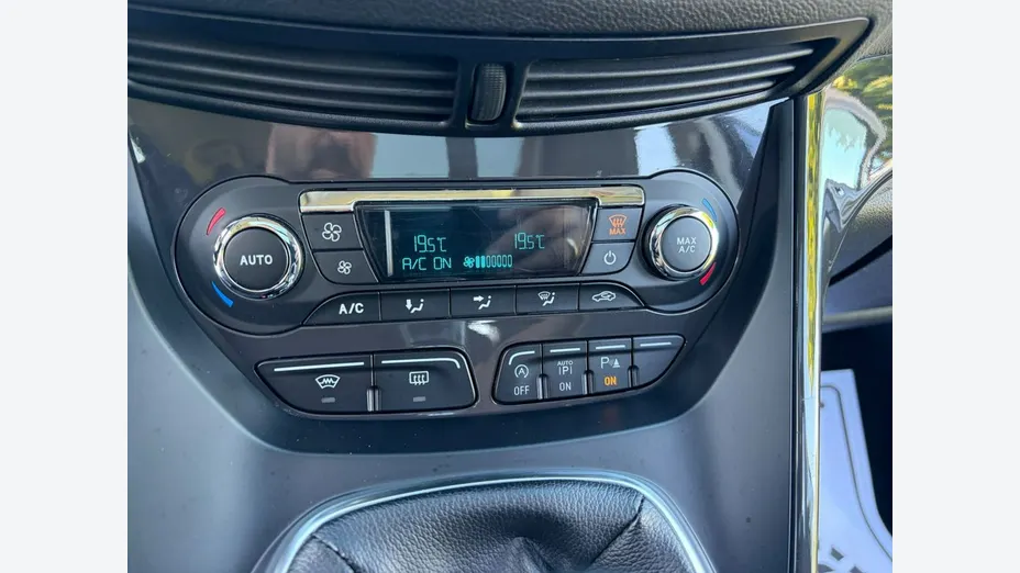 FORD Kuga -