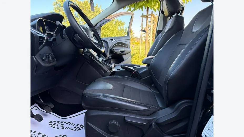 FORD Kuga -