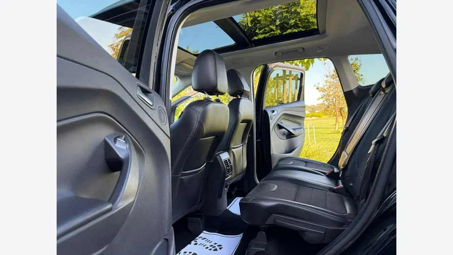 FORD Kuga -