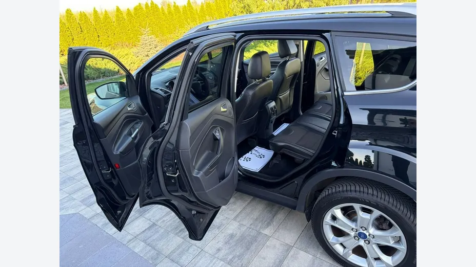 FORD Kuga -