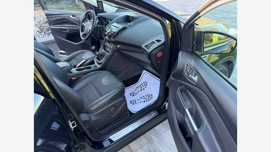 FORD Kuga -