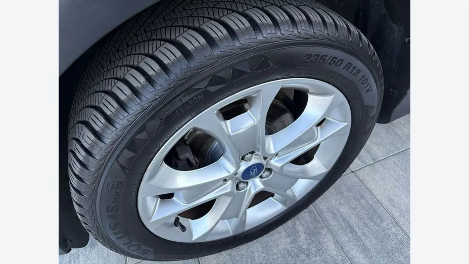 FORD Kuga -