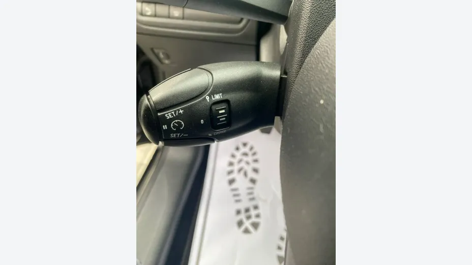 PEUGEOT 2008 -