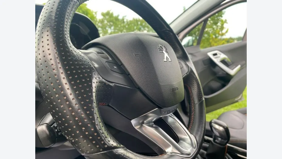 PEUGEOT 2008 -