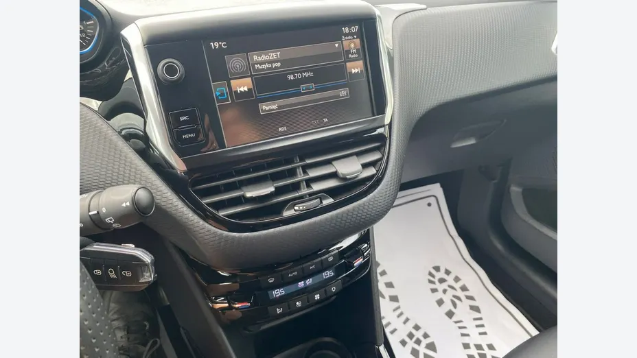 PEUGEOT 2008 -