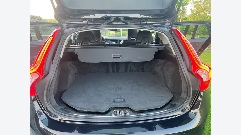 VOLVO V60 -