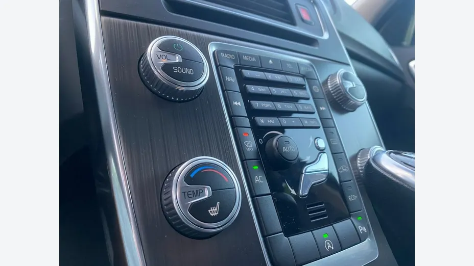 VOLVO V60 -