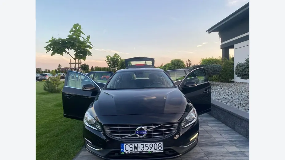 VOLVO V60 -