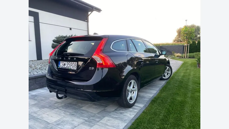 VOLVO V60 -