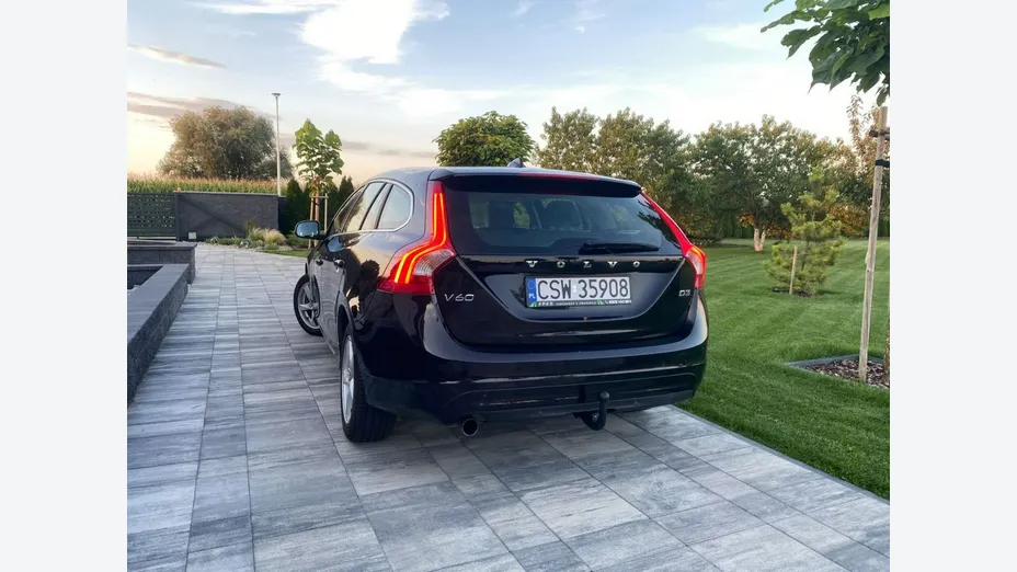 VOLVO V60 -