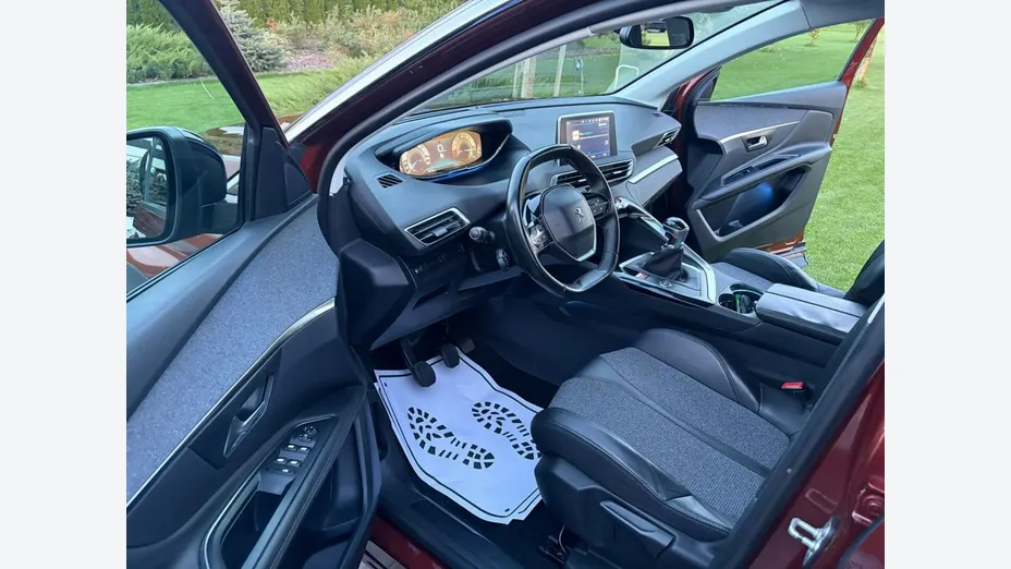 PEUGEOT 3008 -
