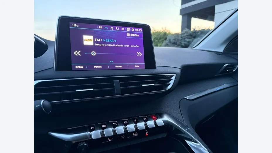 PEUGEOT 3008 -