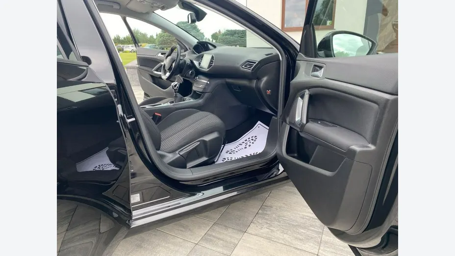 PEUGEOT 308 -