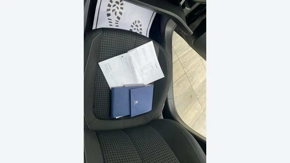 PEUGEOT 308 -