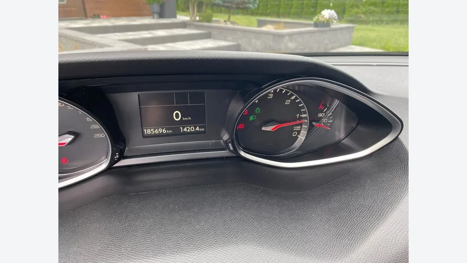PEUGEOT 308 -