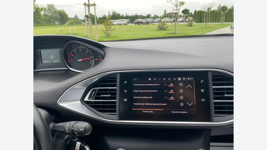 PEUGEOT 308 -