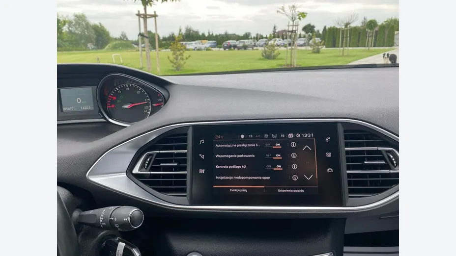 PEUGEOT 308 -