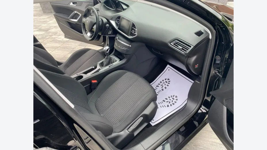 PEUGEOT 308 -