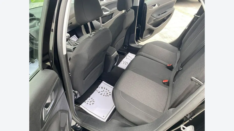 PEUGEOT 308 -