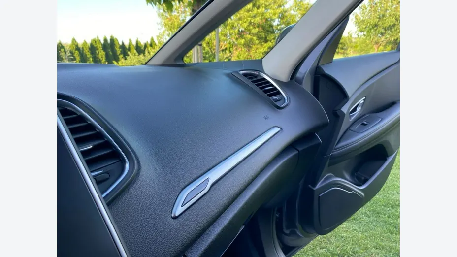 RENAULT Scenic -