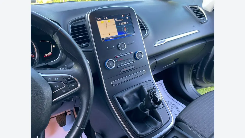 RENAULT Scenic -