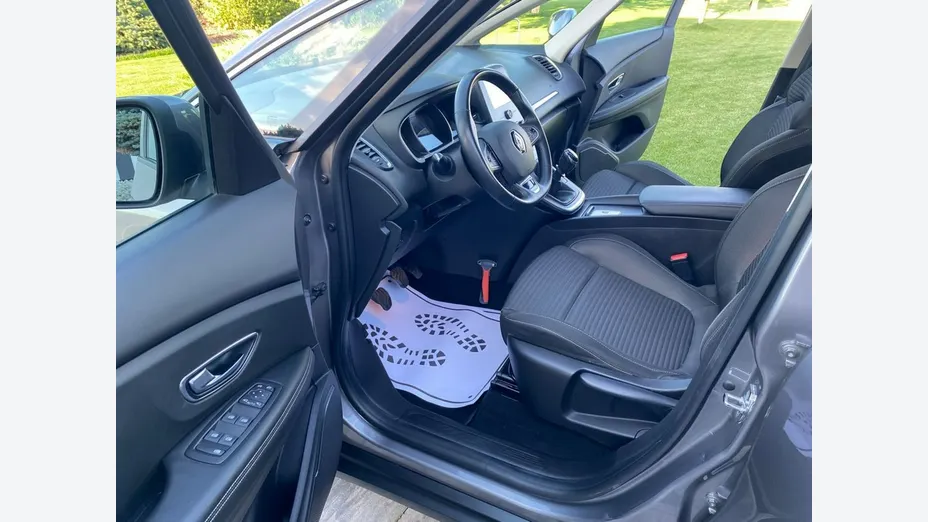 RENAULT Scenic -