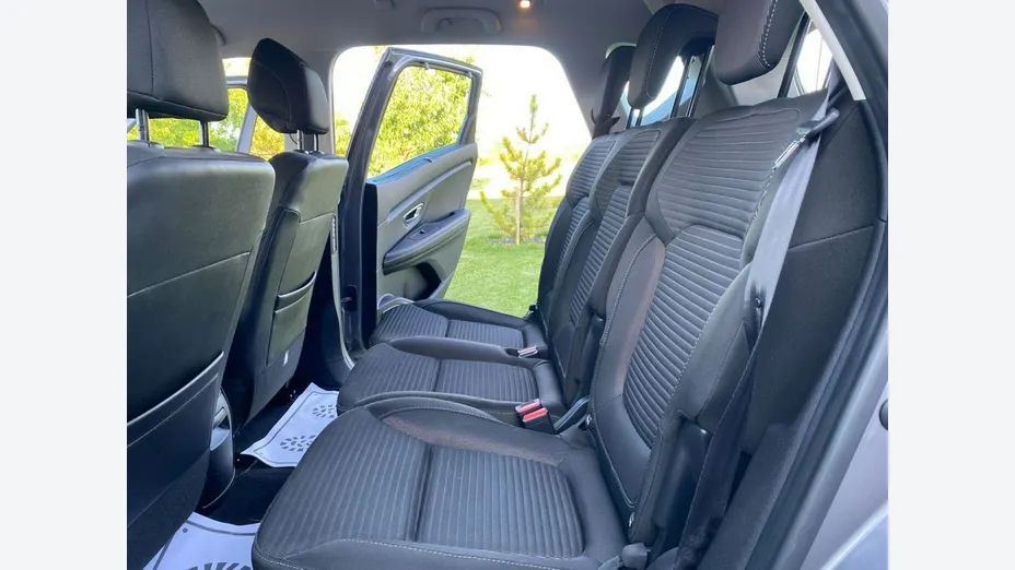 RENAULT Scenic -