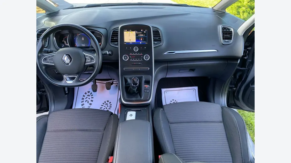 RENAULT Scenic -