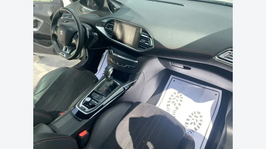 PEUGEOT 308 -