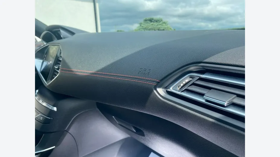PEUGEOT 308 -