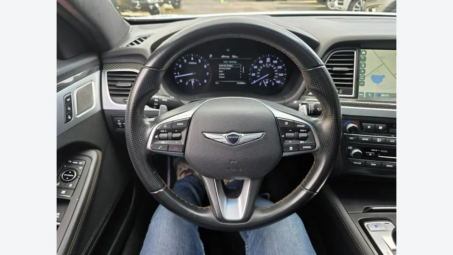Genesis G80 -