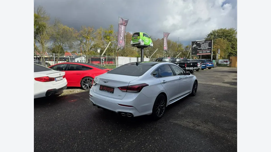 Genesis G80 -