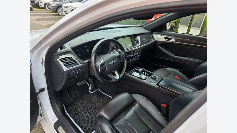 Genesis G80 -