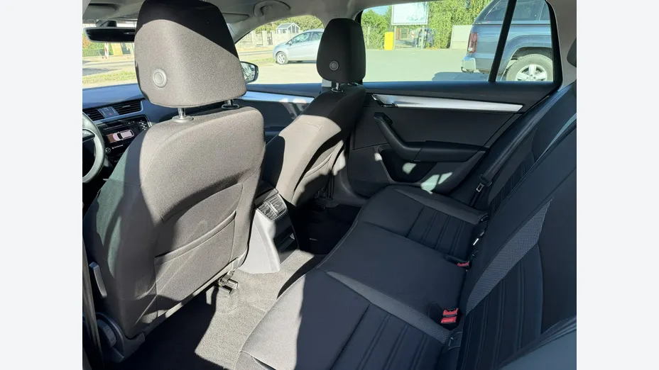 SKODA Octavia -