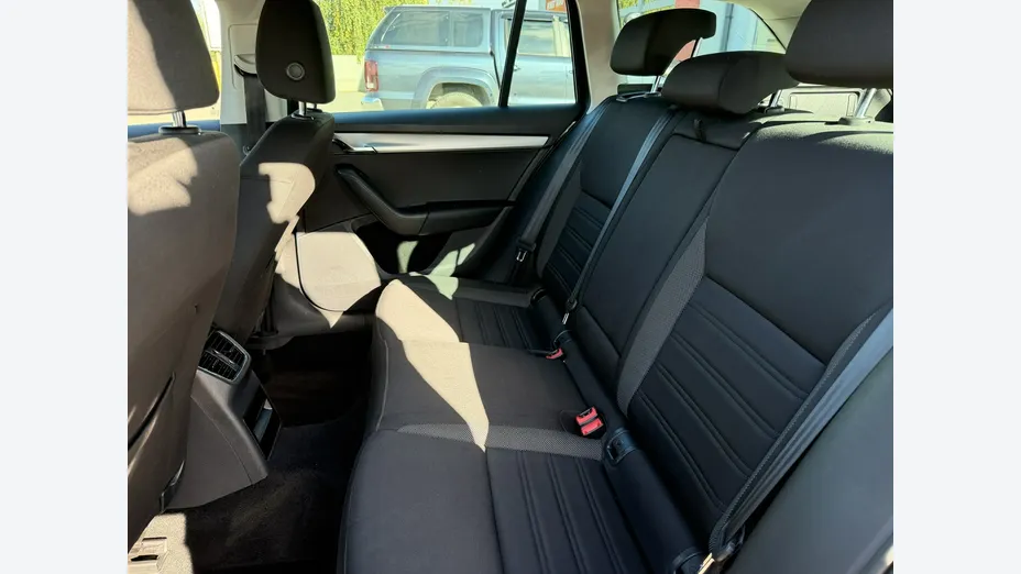 SKODA Octavia -